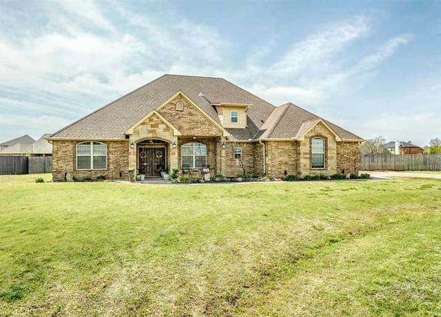 Property at 104 Wilson, Lawton, OK, 4 beds, 2.5 baths