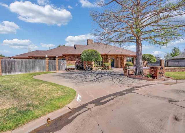 Property at 407 NW 32nd St, Lawton, OK 73505, 3 beds, 2.5 baths