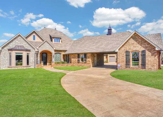 Property at 18 NW Burr Oak Dr, Lawton, OK 73507, 4 beds, 3 baths