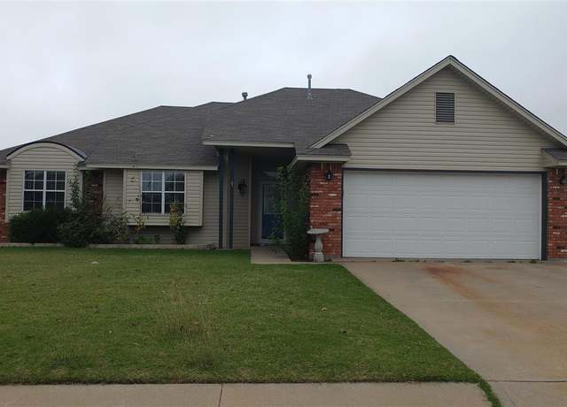 Property at 6824 NW Crestwood Dr, Lawton, OK 73505, 3 beds, 2 baths