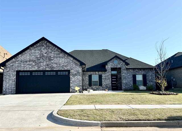 Property at 6822 SW Woodstock Ave, Lawton, OK 73505, 4 beds, 2 baths