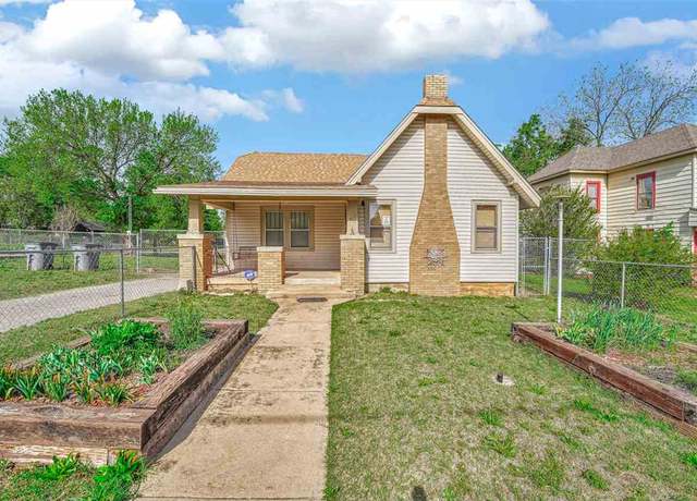 Property at 917 SW 5th St, Lawton, OK 73501, 3 beds, 1 bath