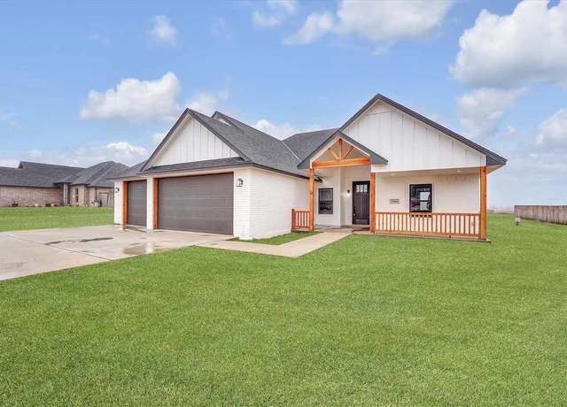 Property at 5946 Tadpole Dr, Elgin, OK 73538, 4 beds, 2.5 baths