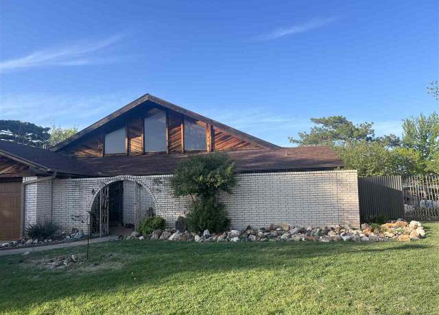 Property at 305 NW Tanglewood Cir, Lawton, OK 73505, 3 beds, 2.5 baths