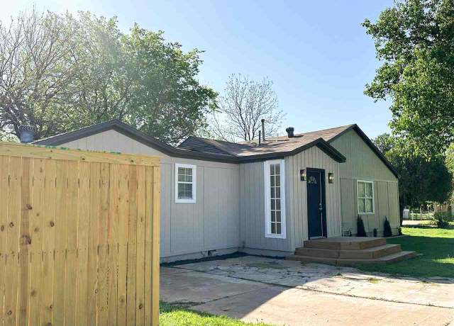Property at 1217 NW Baldwin Ave, Lawton, OK 73507, 4 beds, 2 baths