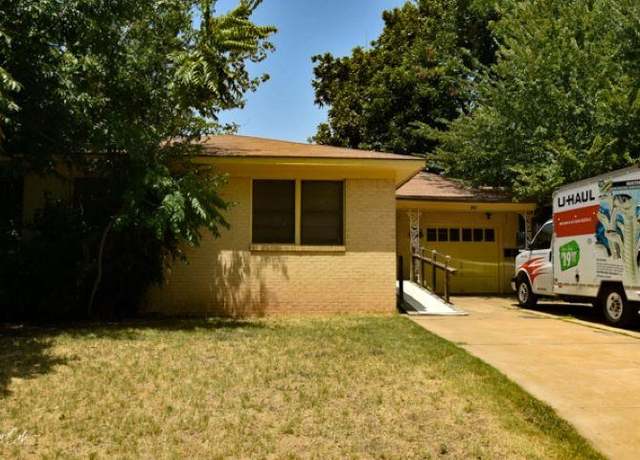 Property at 309 SW H Ave, Lawton, OK 73501, 4 beds, 2 baths