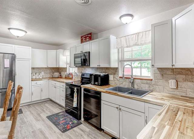 Property at 516 NW 27th St, Lawton, OK, 3 beds, 2 baths