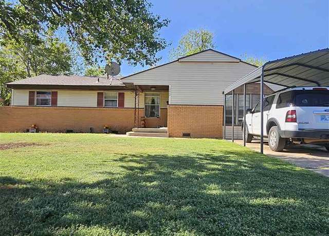 Property at 1212 E Hermosa, Frederick, OK 73542, 3 beds, 2 baths