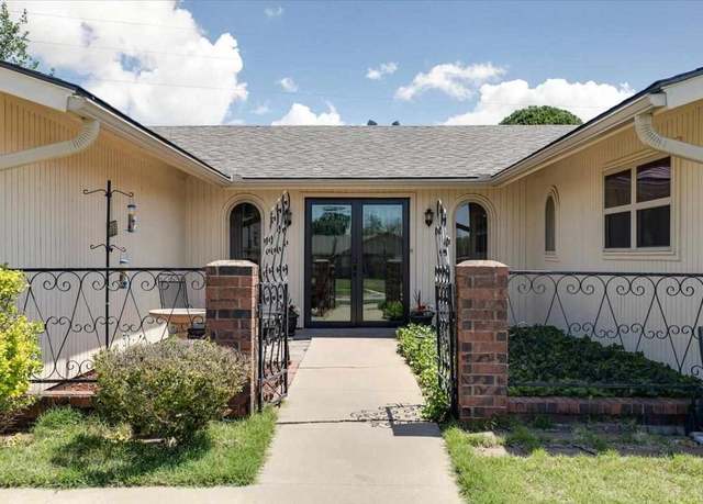 Property at 712 SW Chaucer Cir, Lawton, OK, 3 beds, 2 baths