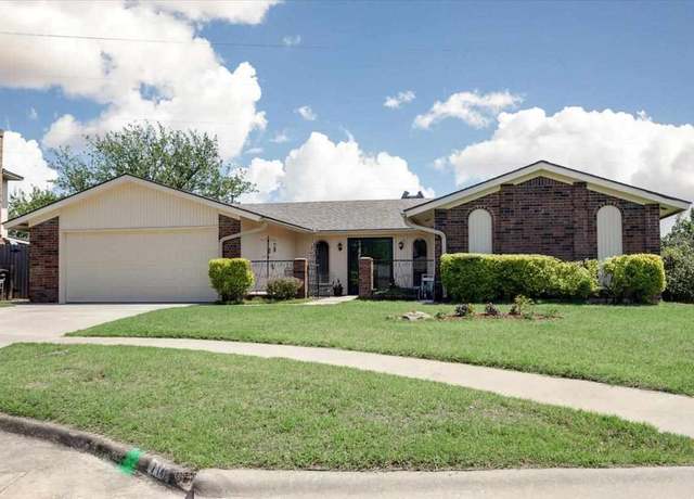 Property at 712 SW Chaucer Cir, Lawton, OK, 3 beds, 2 baths