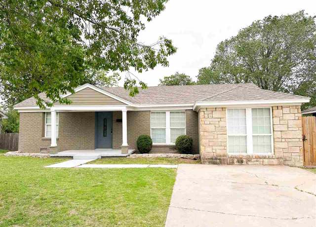 Property at 1810 NW 22nd St, Lawton, OK 73505, 3 beds, 2 baths