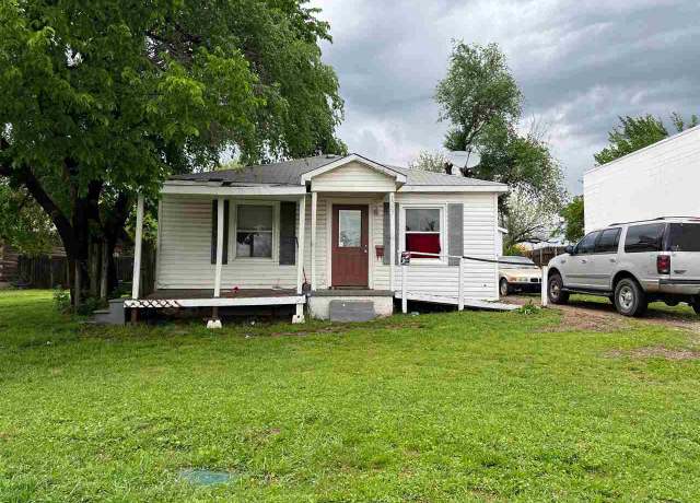 Property at 1707 SW C Ave, Lawton, OK 73501, 3 beds, 1 bath