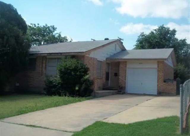 Property at 6424 NW Compass Dr, Lawton, OK 73505, 3 beds, 1 bath