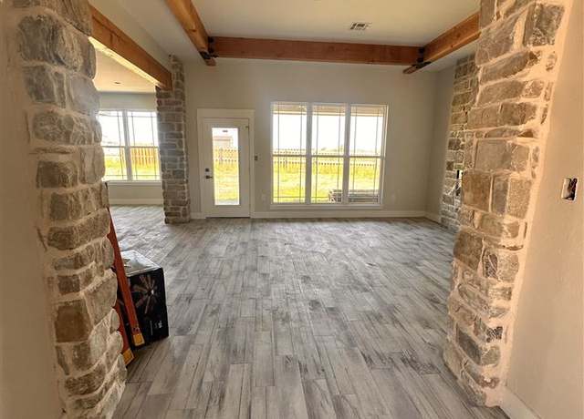 Property at 208 Meadowlark Ln, Geronimo, OK 73543, 4 beds, 2 baths