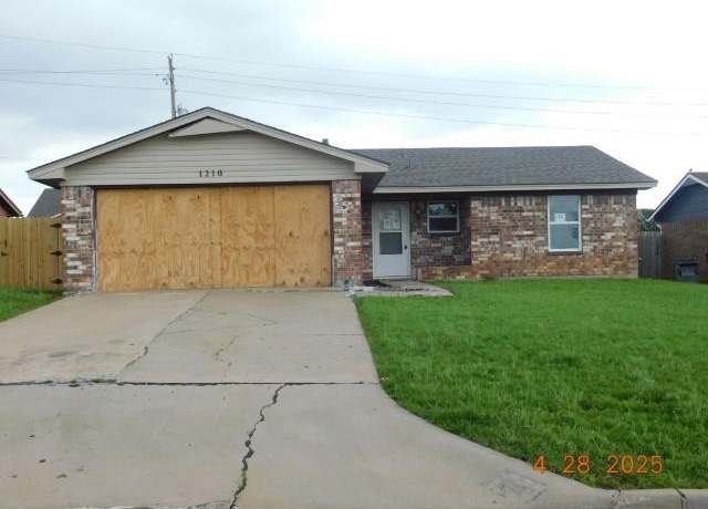 Property at 1210 SW 60th St, Lawton, OK 73505, 3 beds, 2 baths