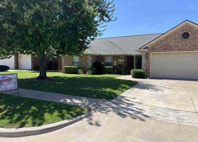 Property at 3525 NE 35th St, Lawton, OK 73507, 3 beds, 2 baths