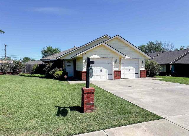 Property at 2507 SW B, Lawton, OK 73505, 4 beds, 2 baths