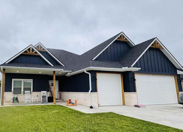 Property at 1062 NE Skyridge Dr, Elgin, OK 73538, 4 beds, 2.5 baths