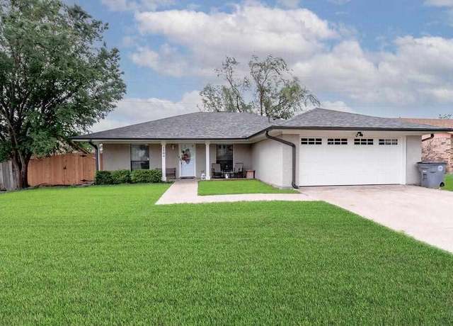 Property at 7504 SW Forest Ave, Lawton, OK 73505, 3 beds, 2 baths