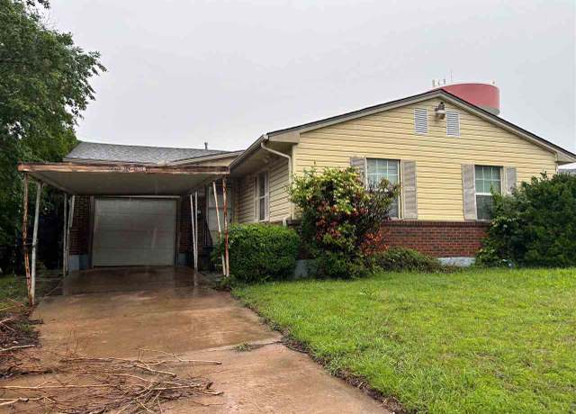 Property at 2421 NW 35th St, Lawton, OK 73505, 3 beds, 1 bath