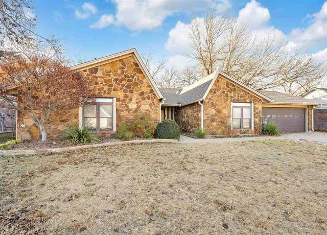 Property at 2336 NE 9th St, Lawton, OK 73507, 3 beds, 2 baths