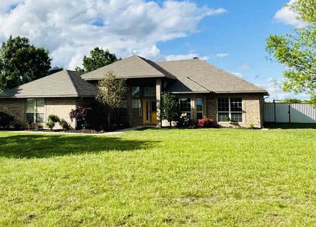 Property at 1 NW Valleybrook Dr, Lawton, OK, 4 beds, 2 baths
