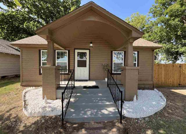 Property at 209 NW Arlington Ave, Lawton, OK 73507, 3 beds, 1.5 baths