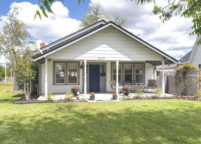 Property at 203 NW Fort Sill Blvd, Lawton, OK 73507, 3 beds, 2.5 baths