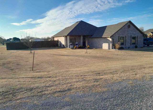 Property at 31 Sunset Dr, Elgin, OK 73538, 4 beds, 3 baths