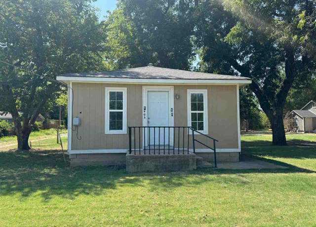 Property at 905 SW 3rd St, Lawton, OK 73501, 1 bed, 1 bath