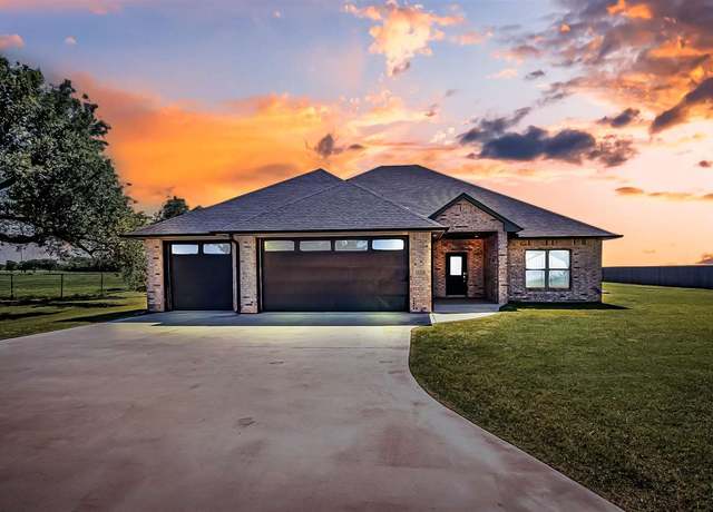 Property at 11526 NW 4 Mile Rd, Lawton, OK 73507, 4 beds, 2.5 baths