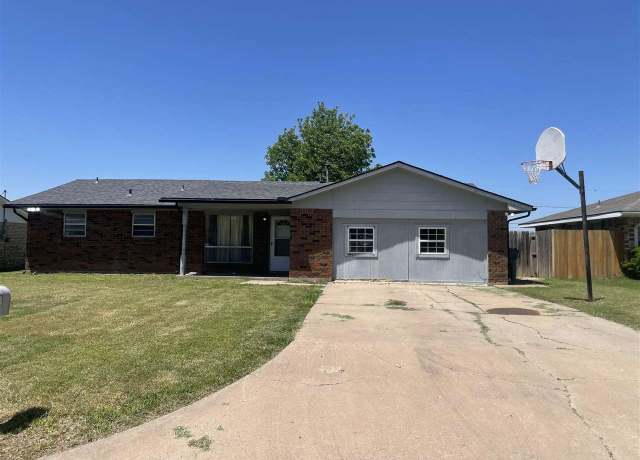 Property at 1724 NW 49th St, Lawton, OK 73505, 5 beds, 2 baths