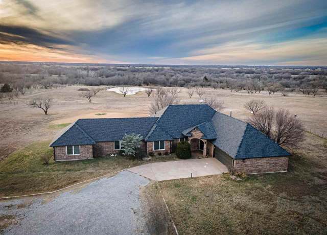 Property at 1933 SW Red Elk Rd, Cache, OK 73527, 6 beds, 3 baths