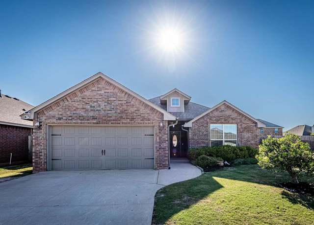 Property at 2215 SW Oxford Dr, Lawton, OK 73505, 3 beds, 2 baths