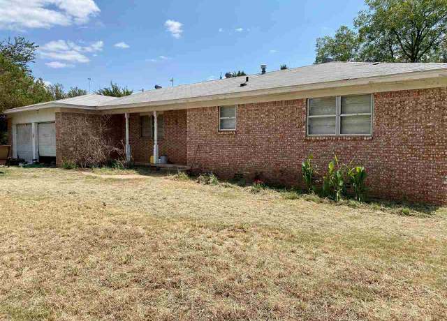 Property at 9740 E 1880 Rd, Comanche, OK 73529, 3 beds, 2 baths