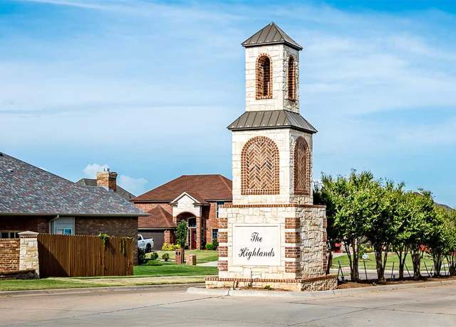 Property at 2213 SW Oxford Dr, Lawton, OK 73505