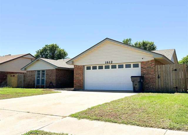 Property at 1612 NW 80th St, Lawton, OK 73505, 4 beds, 2.5 baths