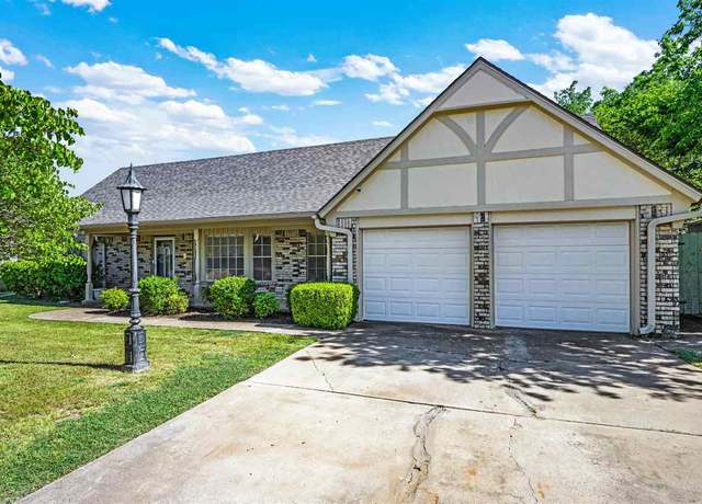 Property at 7526 NW Stonegate Dr, Lawton, OK 73505, 4 beds, 2.5 baths