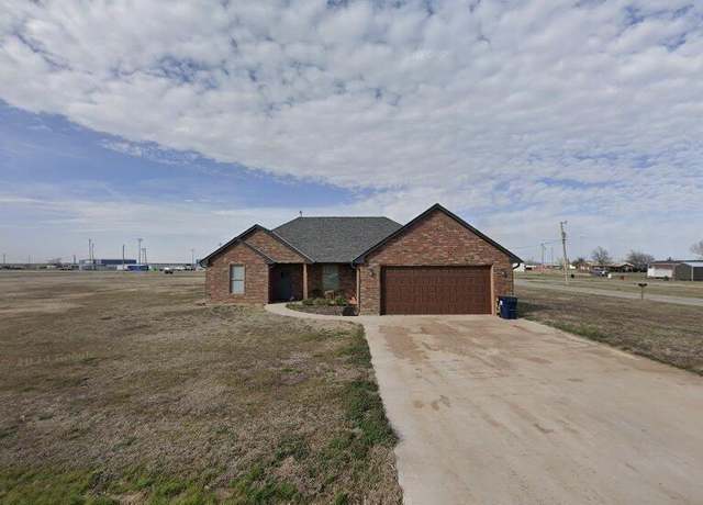 Property at 709 5th, Chattanooga, OK 73528, 3 beds, 2 baths