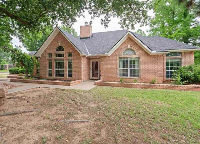 Property at 711 NW Micklegate Blvd, Lawton, OK 73505, 3 beds, 2.5 baths