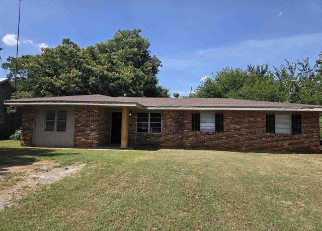 Property at 107 W Oliver, Sterling, OK 73567, 4 beds, 1 bath