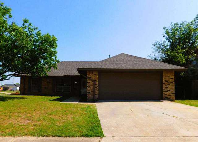 Property at 6804 SW Fenwick Ave, Lawton, OK 73505, 3 beds, 2 baths