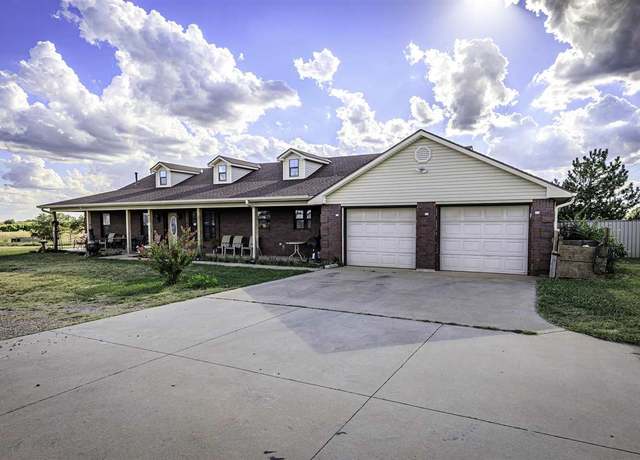 Property at 910 1st St, Elgin, OK 73538, 5 beds, 2 baths