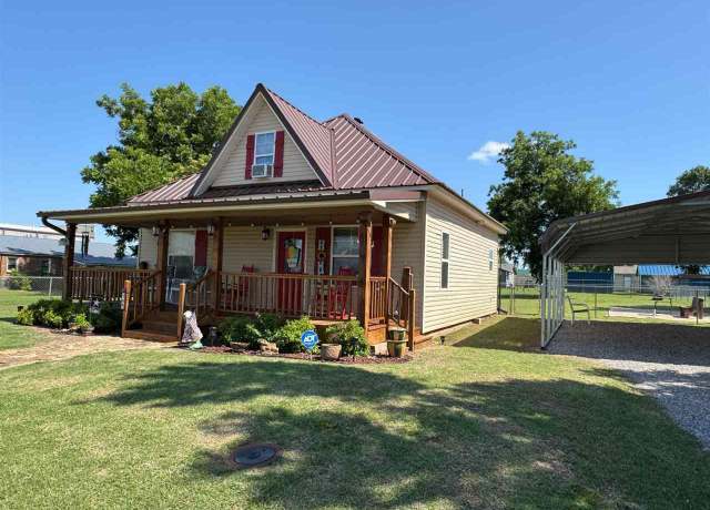 Property at 704 6th St, Elgin, OK 73538, 2 beds, 1 bath