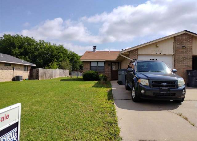 Property at 2508 NE Dearborn Ave, Lawton, OK 73507, 2 beds, 2 baths