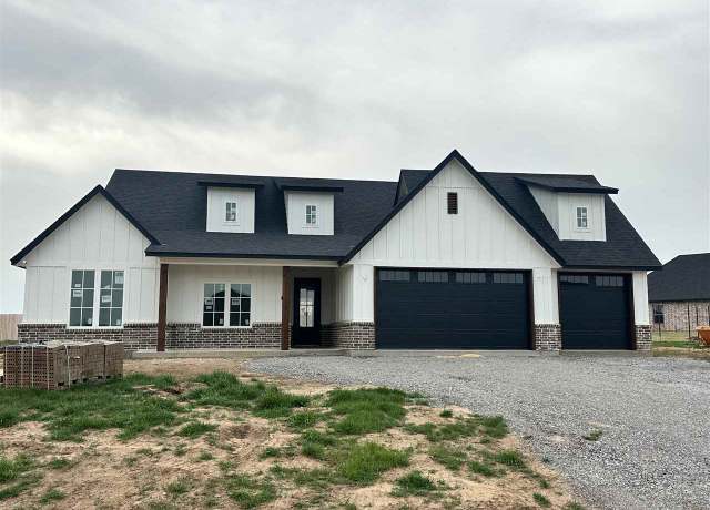 Property at 5401 Tadpole Dr, Elgin, OK 73538, 4 beds, 2 baths
