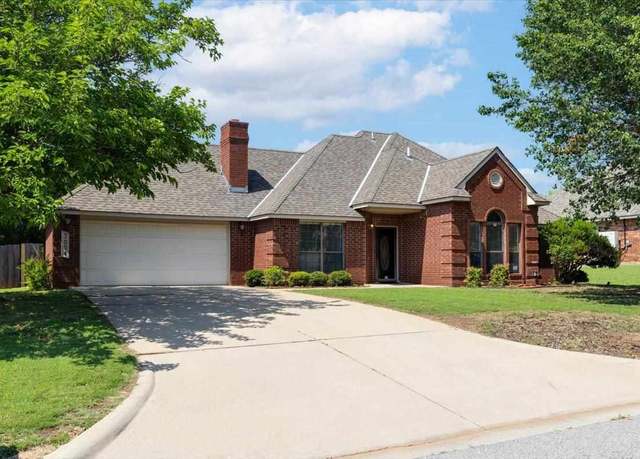 Property at 3004 NE Heritage Ln, Lawton, OK 73507, 3 beds, 2 baths