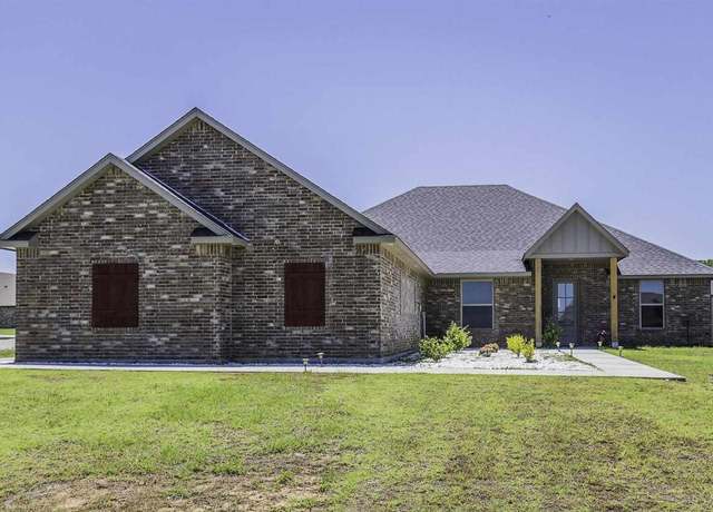 Property at 7655 NE Northgate Dr, Elgin, OK 73538, 4 beds, 2.5 baths
