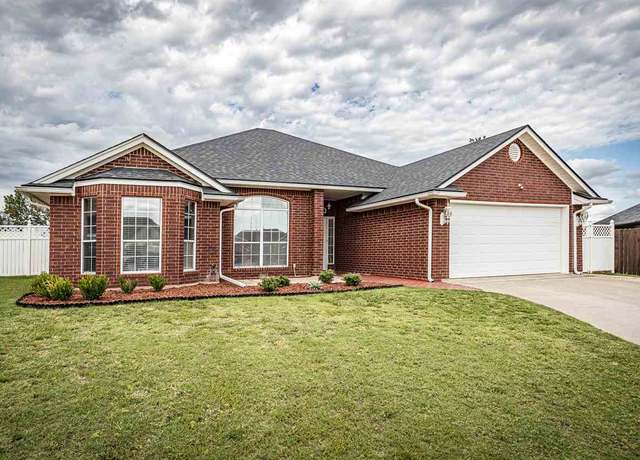 Property at 418 SE Lancelot Ln, Lawton, OK 73501, 4 beds, 2 baths