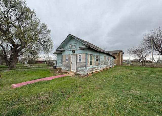 Property at 1608 SW Douglas, Lawton, OK 73501, 3 beds, 2 baths
